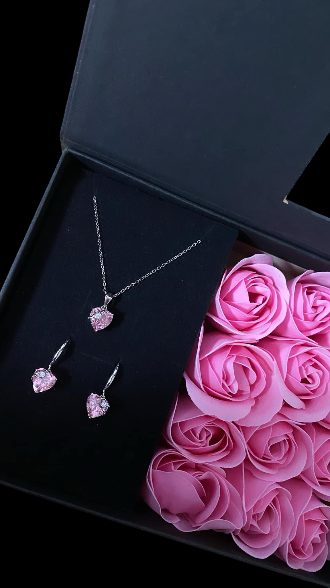 Das perfekte Geschenk für Weihnachten und besondere Tage – Herz-Halskette und Ohrringe aus 925er Silber für Frauen, Mamas, Freundinnen und Töchter