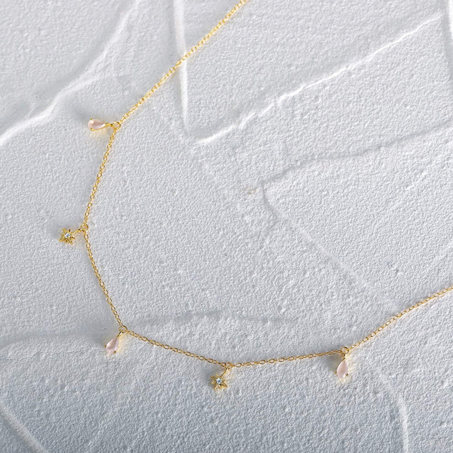 Elegante Halskette aus 925er Sterlingsilber mit 18 Karat Vergoldung für Frauen