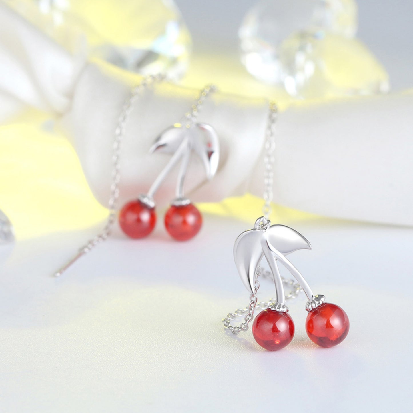Elegante Kirschen-Ohrringe aus 925 Sterling Silber – Ein Fruchtig-Funkelnder Blickfang