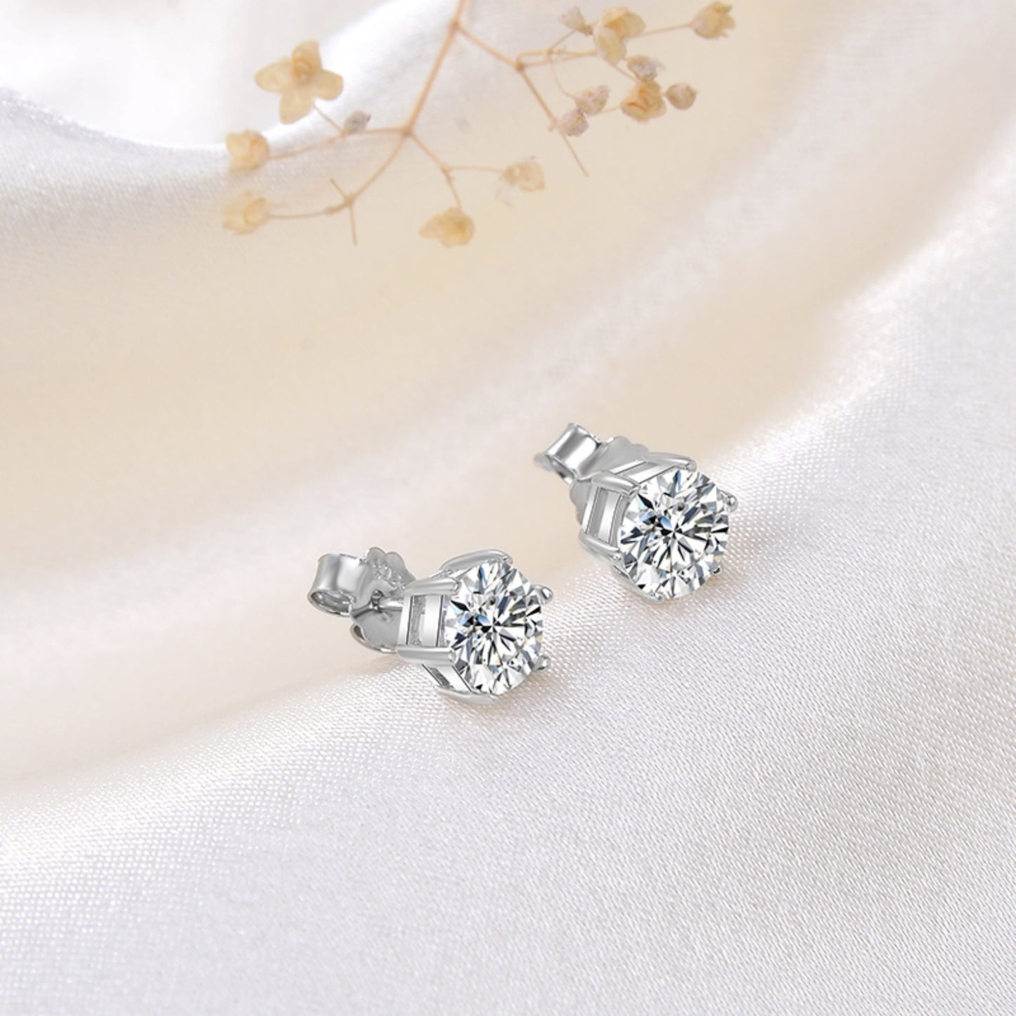 Strahlender Glanz – Elegante Ohrstecker aus 925er Sterling Silber mit funkelndem Zirkonia