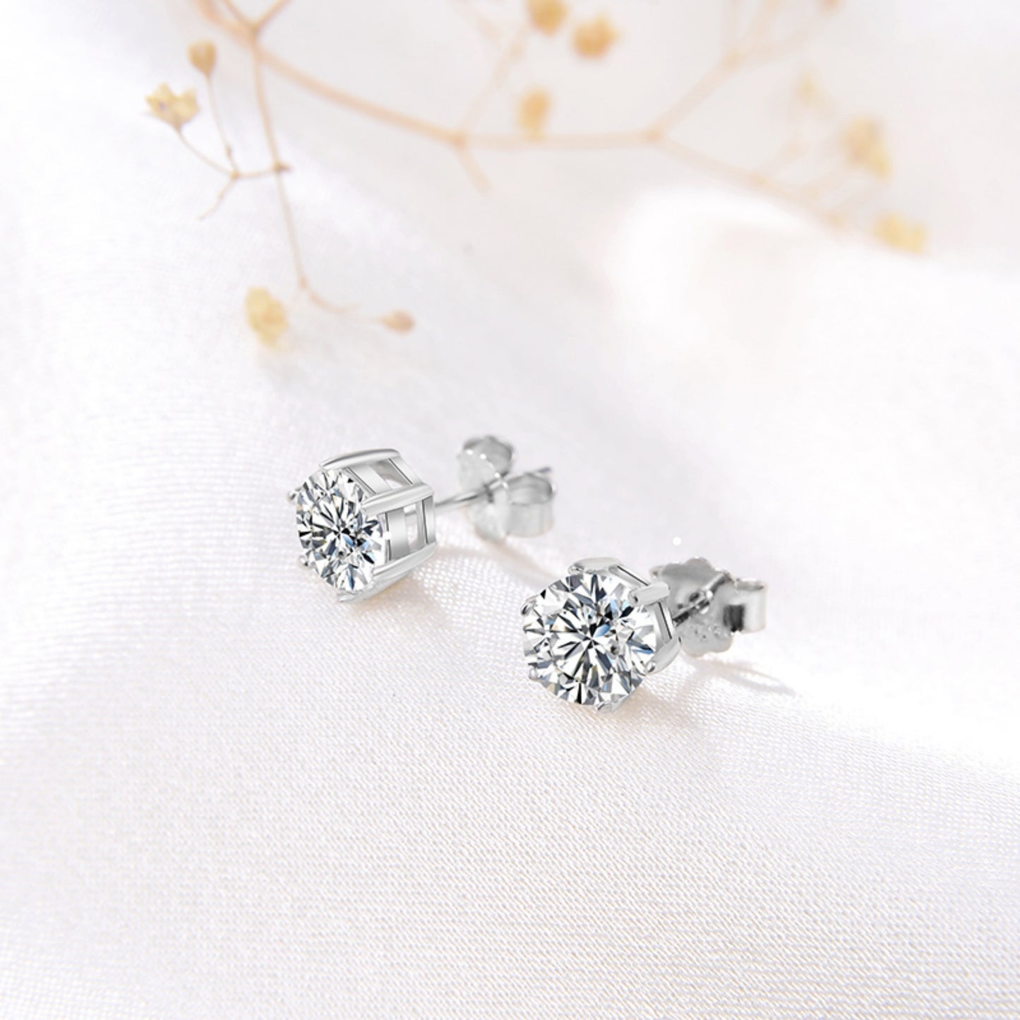 Strahlender Glanz – Elegante Ohrstecker aus 925er Sterling Silber mit funkelndem Zirkonia