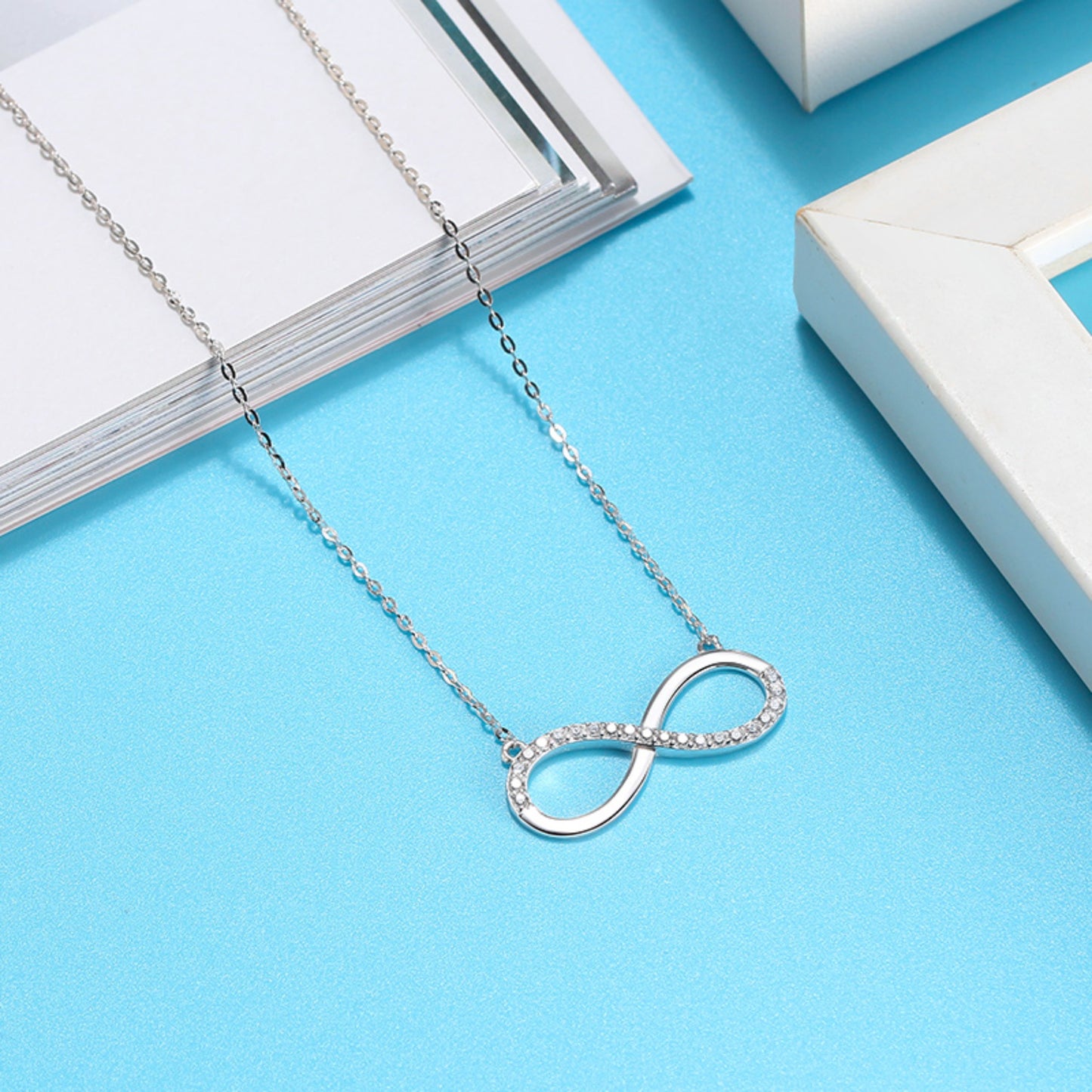 Elegantes Infinity Schmuckset aus 925 Sterling Silber mit Rhodium-Beschichtung