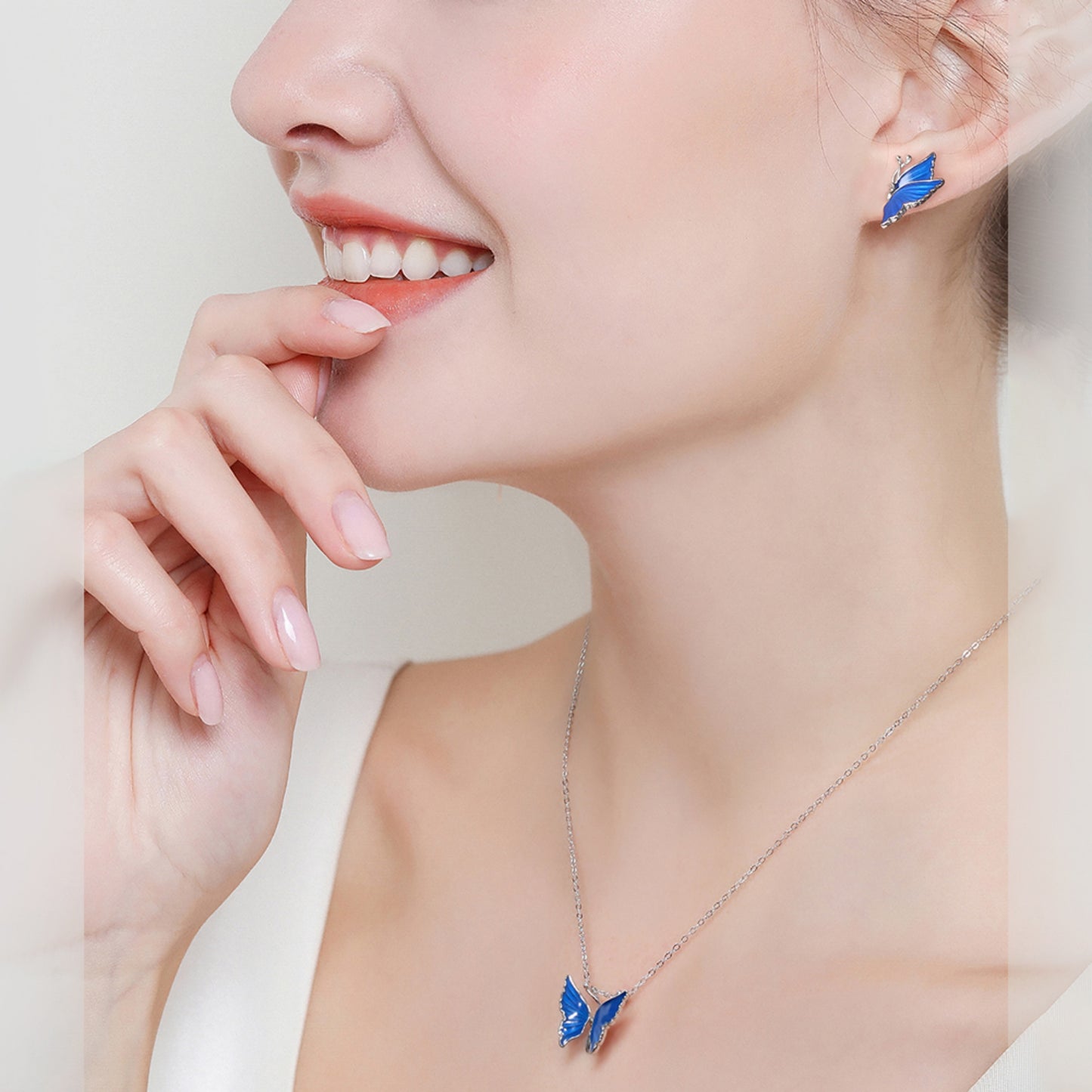 Elegantes 925er Sterlingsilber-Schmuck-Set mit Schmetterling-Anhänger und AAAA Zirkonia – Halskette und Ohrringe in Tropfenform