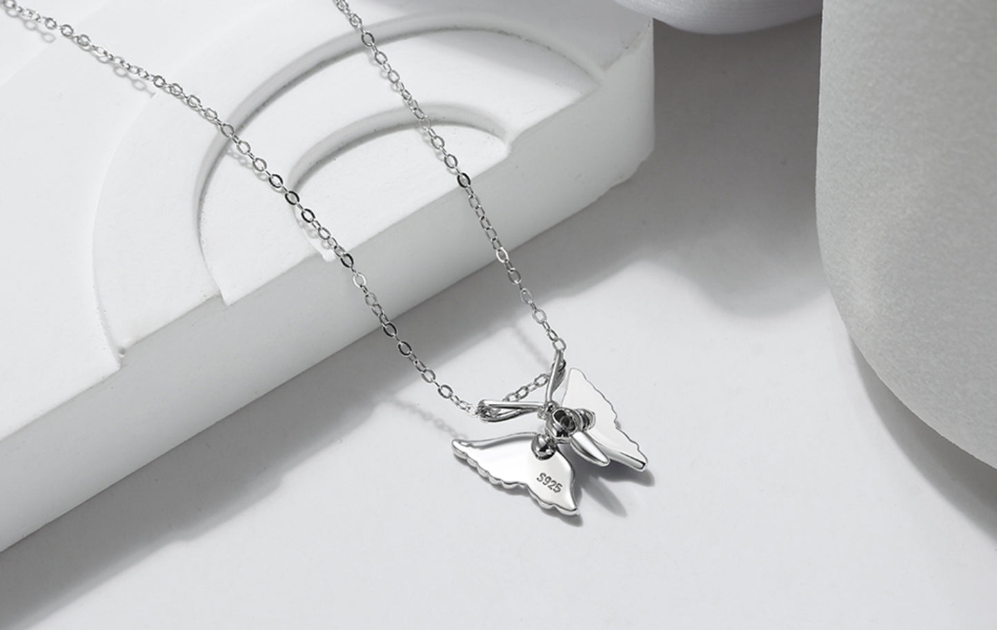 Elegantes 925er Sterlingsilber-Schmuck-Set mit Schmetterling-Anhänger und AAAA Zirkonia – Halskette und Ohrringe in Tropfenform