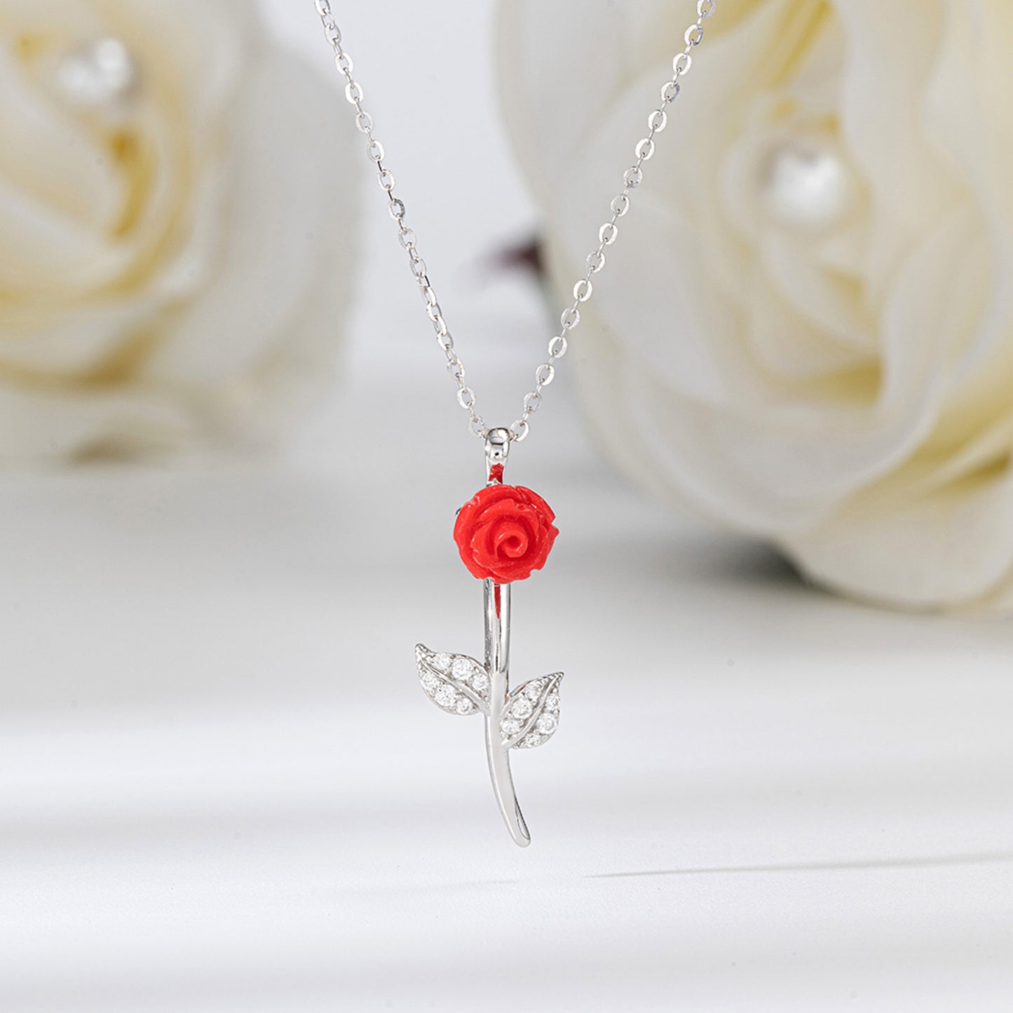 Zeitlose Romantik in Silber – Rosen-Halskette aus 925er Sterlingsilber als edles Geschenk für Frauen"