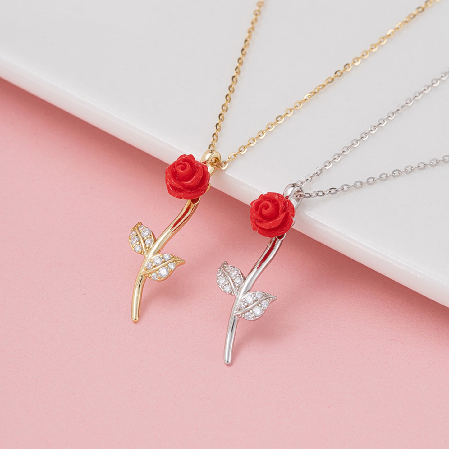 Zeitlose Romantik in Silber – Rosen-Halskette aus 925er Sterlingsilber als edles Geschenk für Frauen"