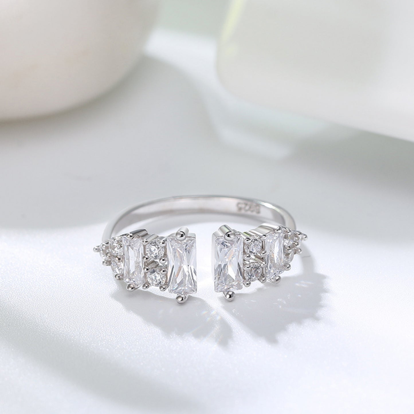 Eleganter verstellbarer Ring mit AAAA Zirkonia – Perfekter Glanz in 925er Sterling Silber