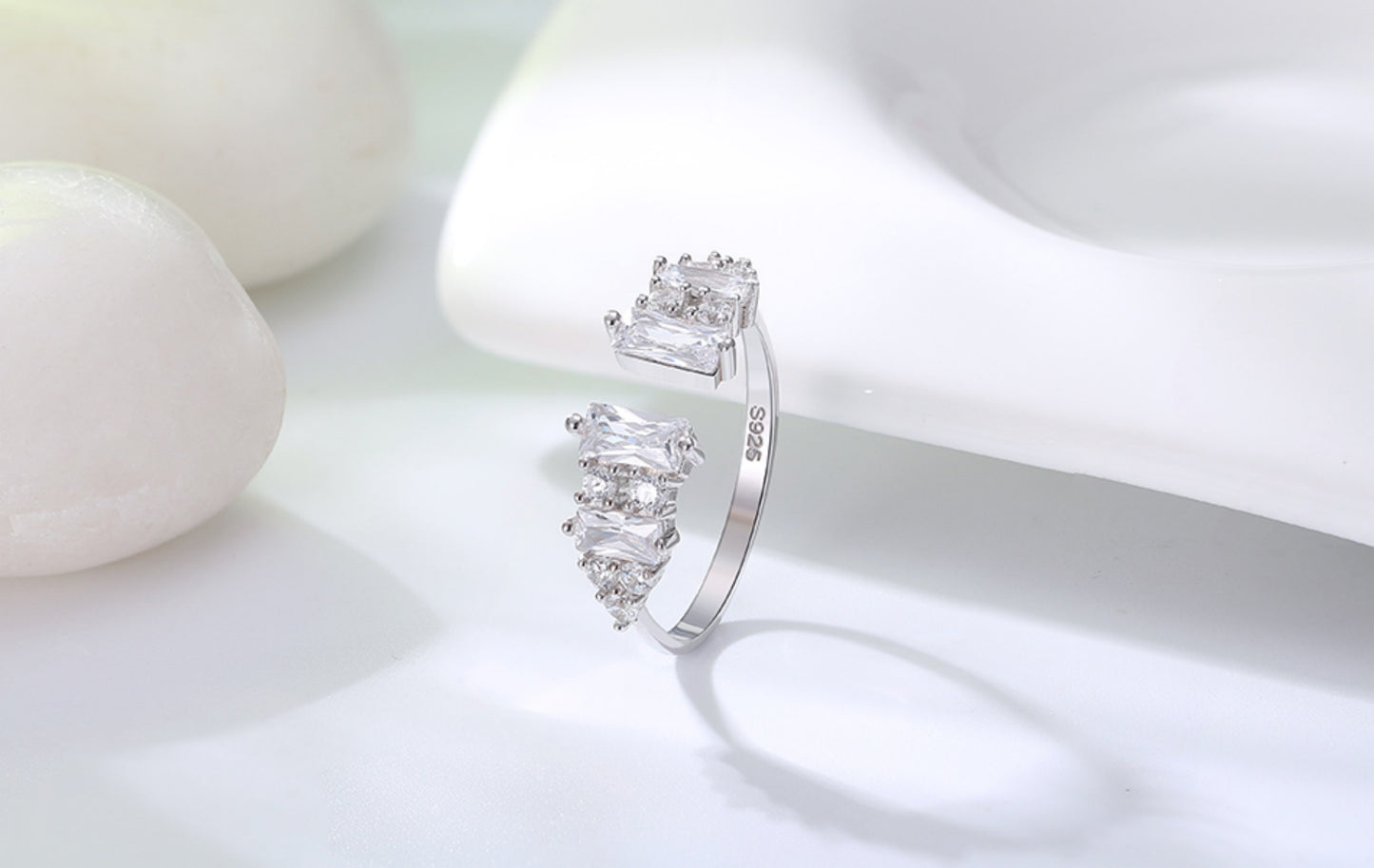 Eleganter verstellbarer Ring mit AAAA Zirkonia – Perfekter Glanz in 925er Sterling Silber