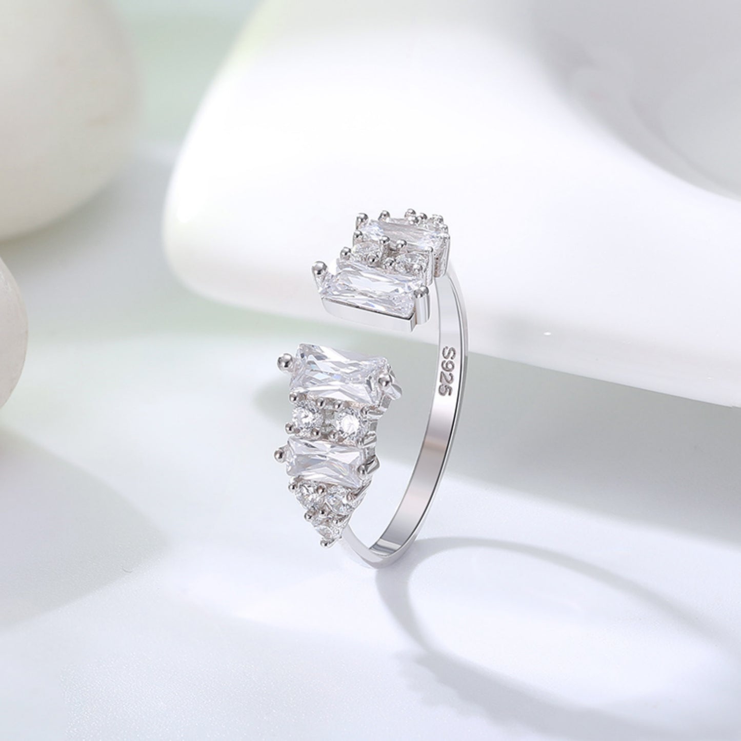 Eleganter verstellbarer Ring mit AAAA Zirkonia – Perfekter Glanz in 925er Sterling Silber
