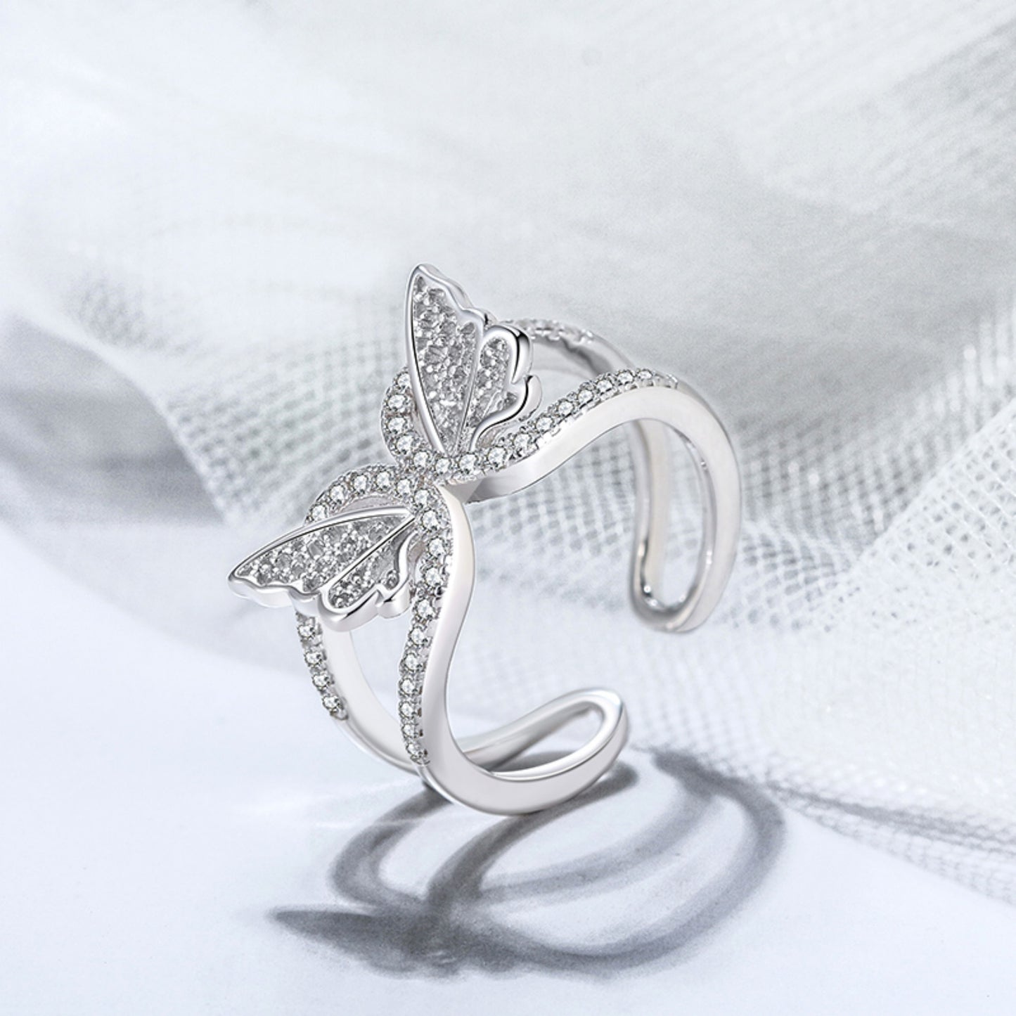 Schmetterlingsring aus 925er Sterlingsilber mit Zirkonia-Steinen