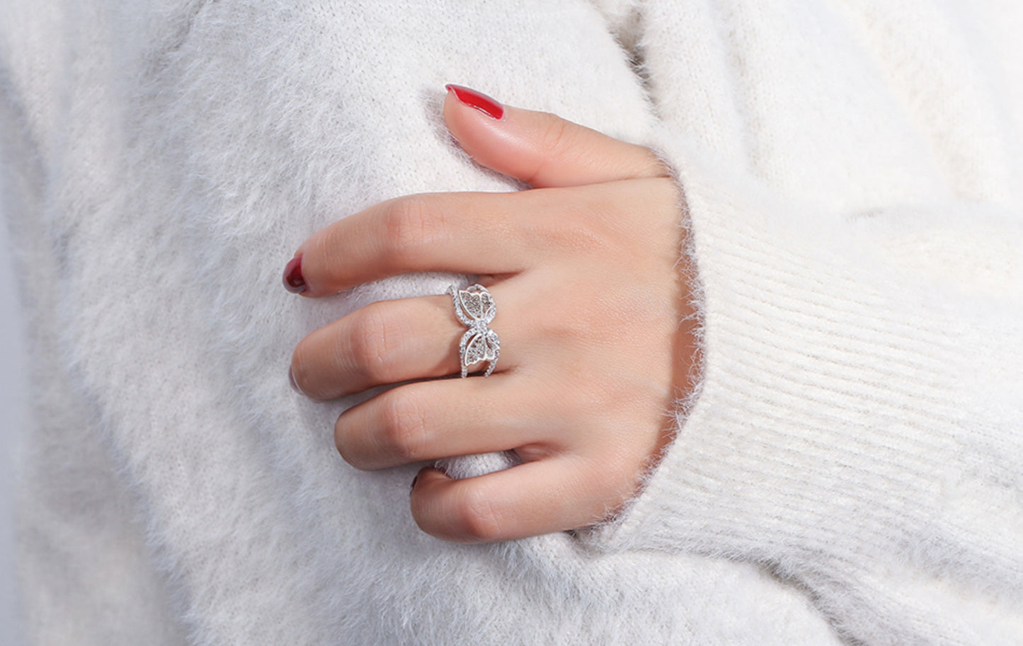 Schmetterlingsring aus 925er Sterlingsilber mit Zirkonia-Steinen