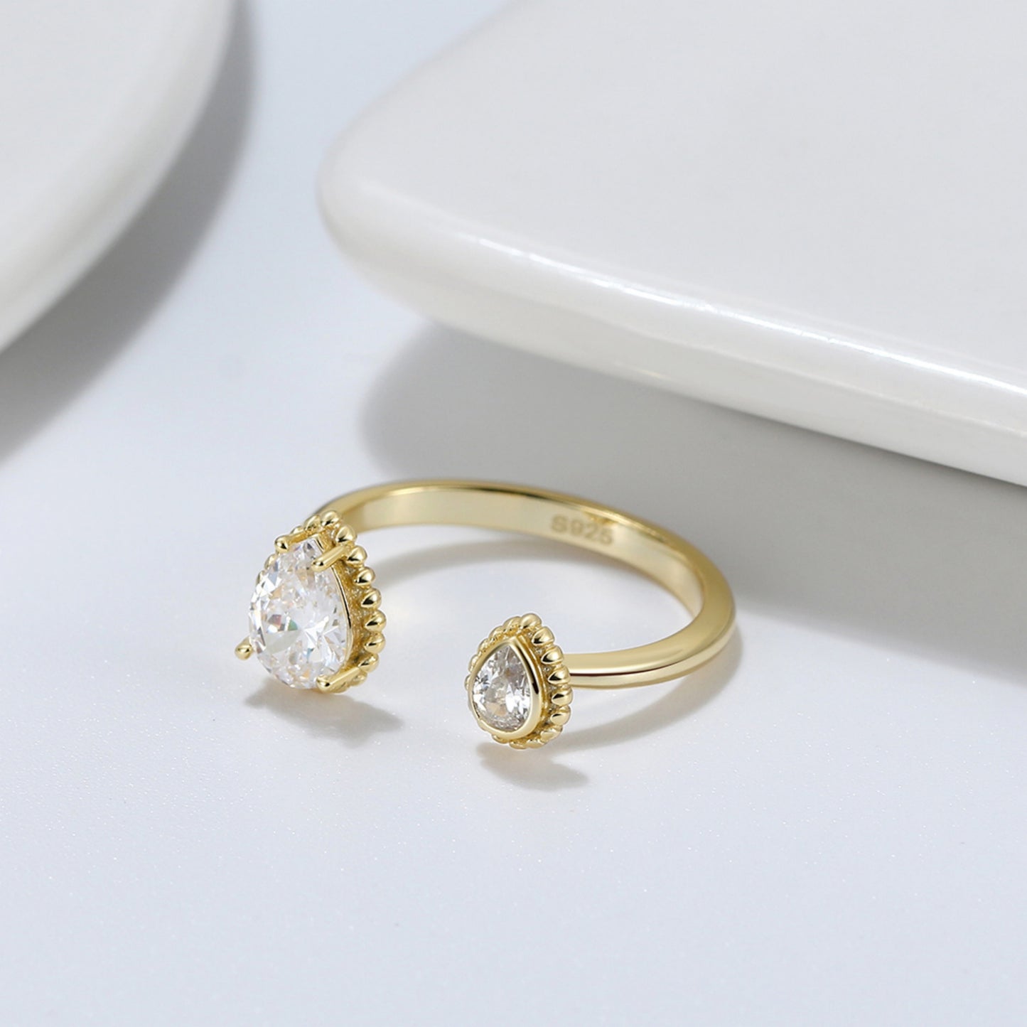 925 Sterling Silberring mit 18 Karat Vergoldung – Luxus und Eleganz vereint