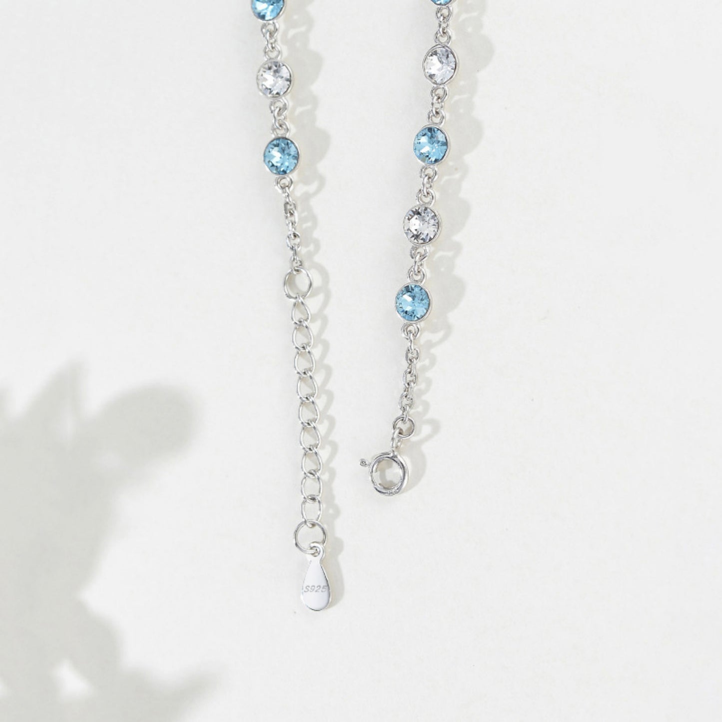 Elegantes 925er Sterling Silber Armband mit Herzanhänger und Swarovski-Kristallen