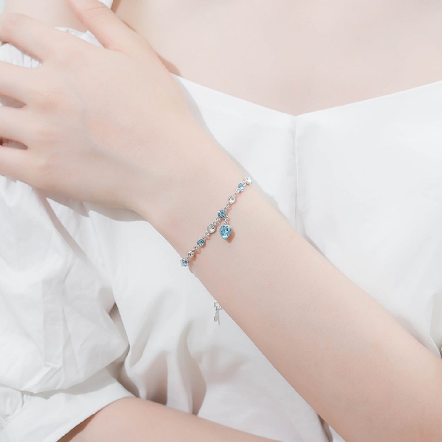 Elegantes 925er Sterling Silber Armband mit Herzanhänger und Swarovski-Kristallen