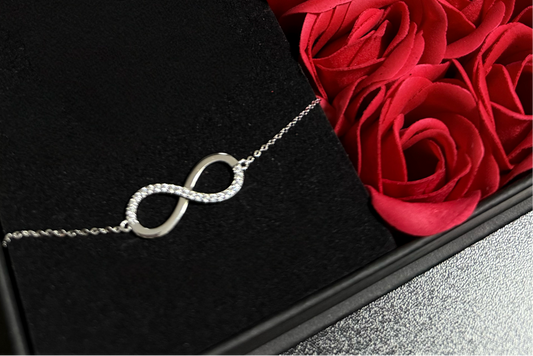 Elegantes Infinity-Armband aus 925 Sterling Silber mit Rhodium-Beschichtung für Frauen