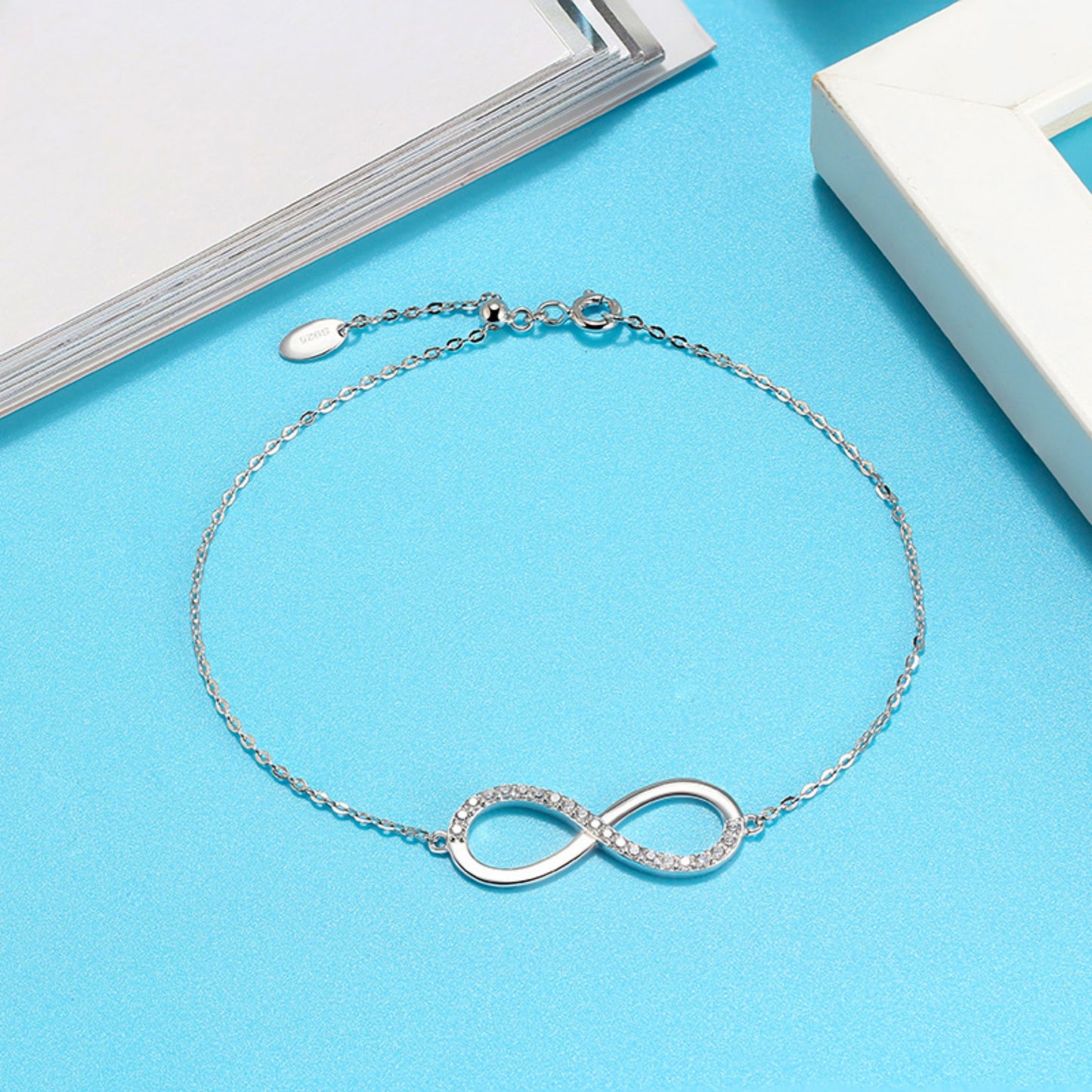 Elegantes Infinity Schmuckset aus 925 Sterling Silber mit Rhodium-Beschichtung