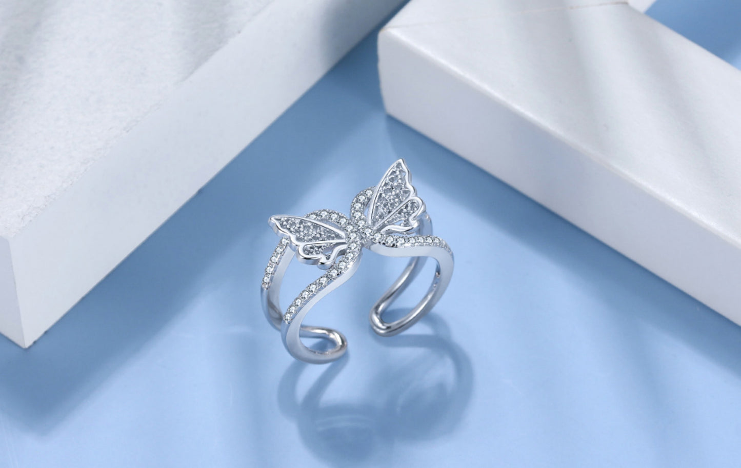 Schmetterlingsring aus 925er Sterlingsilber mit Zirkonia-Steinen